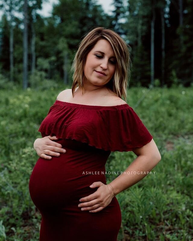 Maternity Sessions are definitely one of my favourites! Yeah, ok I say that about everything. But really, I know that soon that beautiful bump will be a sweet baby girl. There will be moments where Mom will miss the flutter of her sweet baby inside h