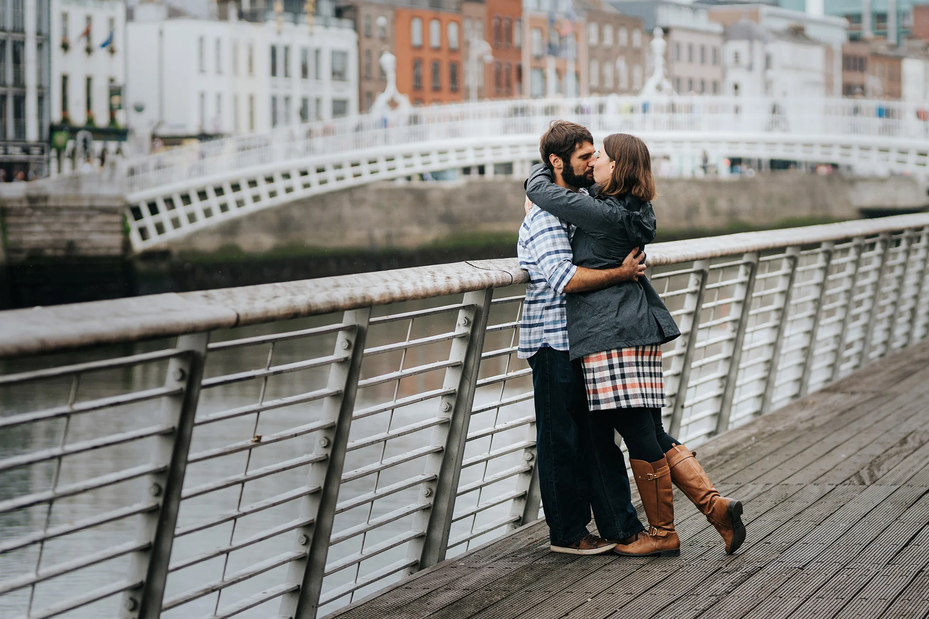 on-location-couple-vacation-photographer-dublin-city-0002.jpg