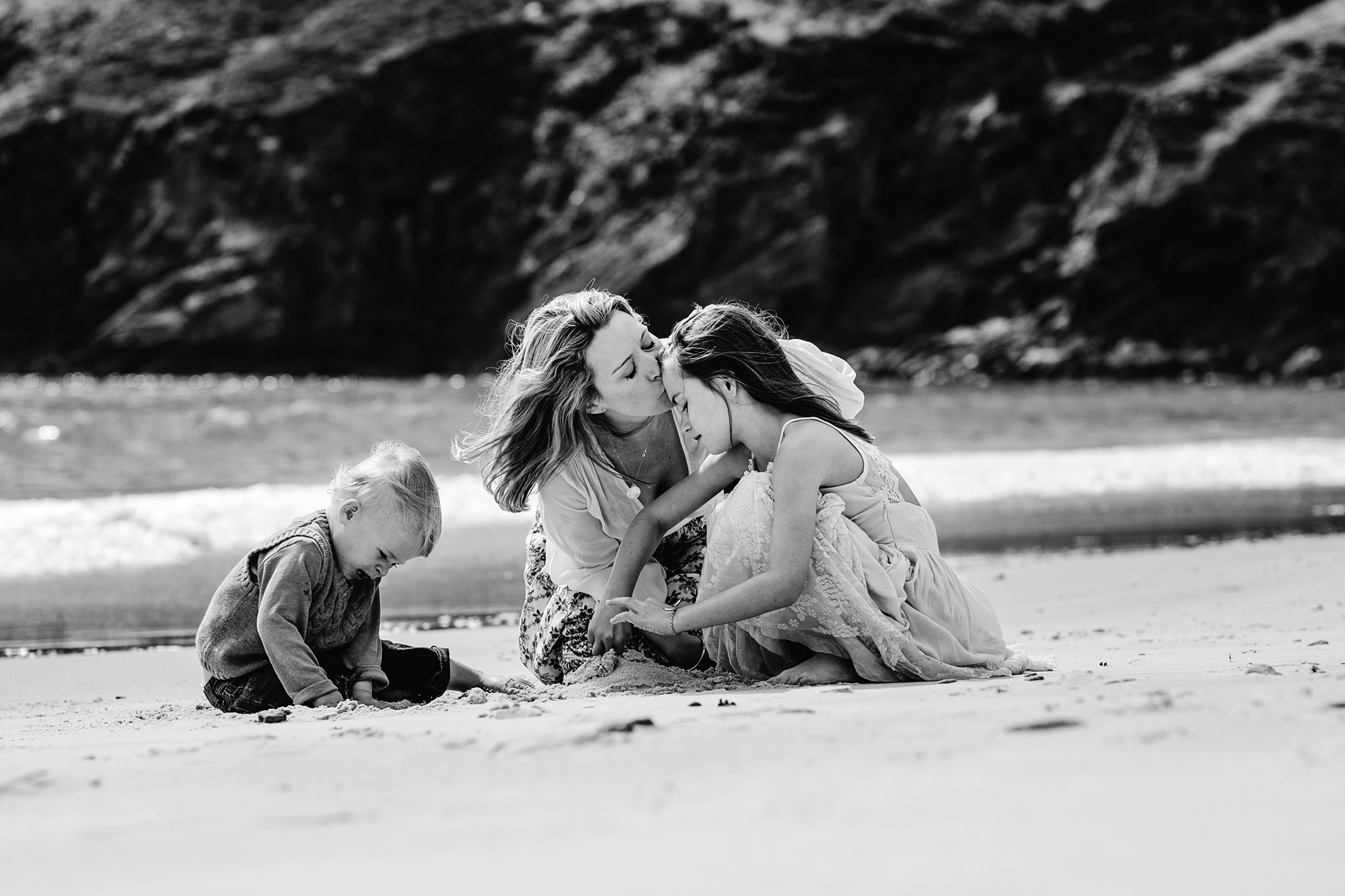 stunning-beach-family-vacation-photoshoot-achill-island-ireland-0014.jpg