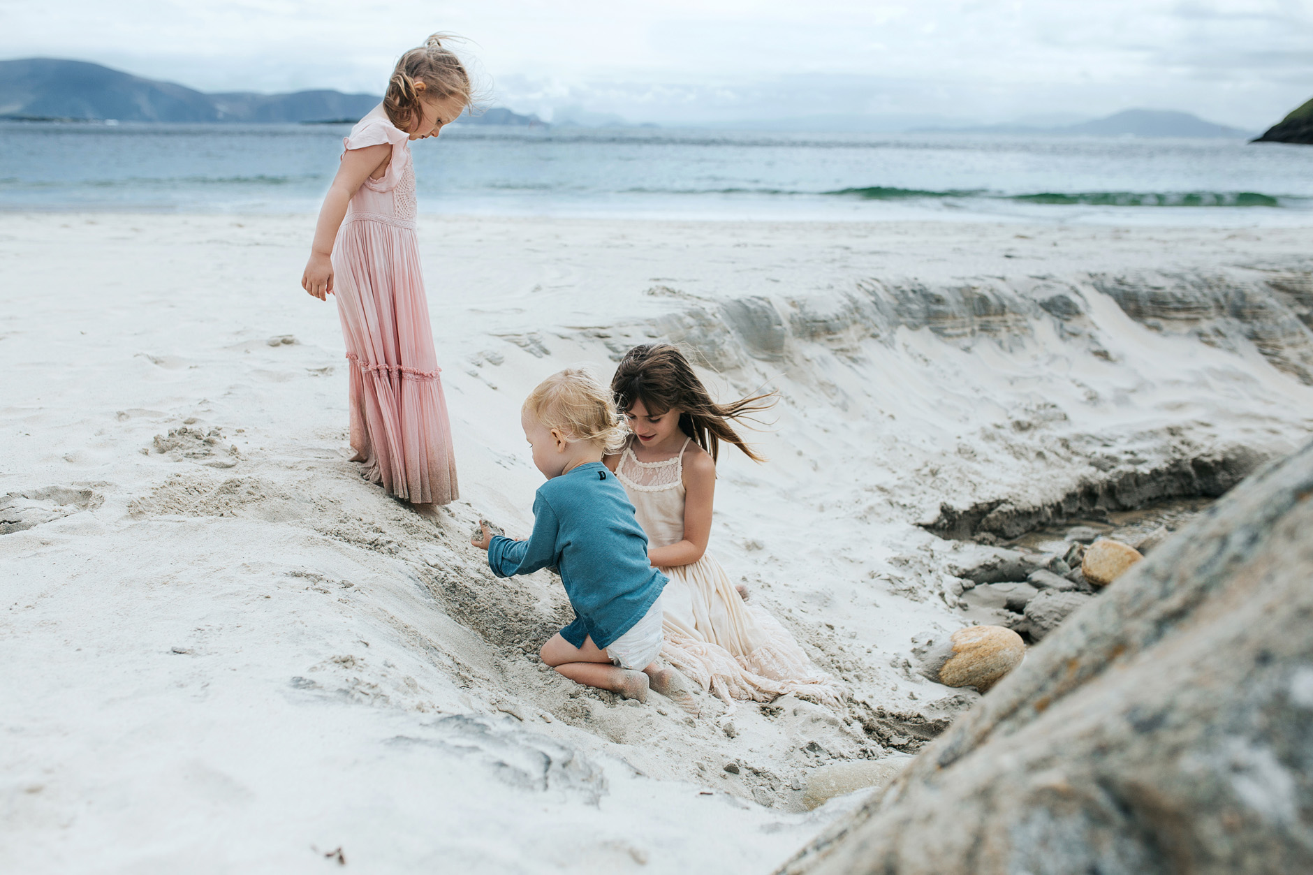 stunning-beach-family-vacation-photoshoot-achill-island-ireland-0036.jpg