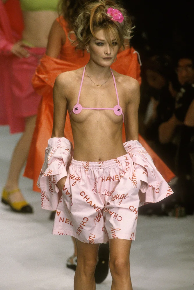 fashion-2016-03-carla-bruni-chanel-1996-main.jpg