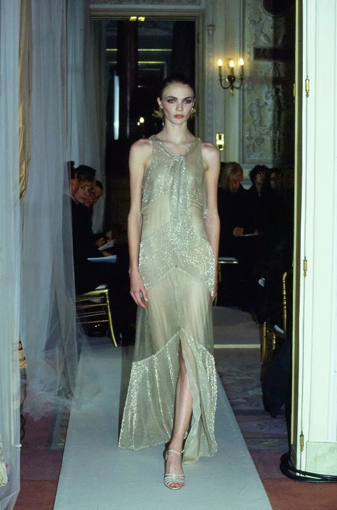 074-chanel-spring-1997-couture-CN10051310-jodie-kidd.jpg