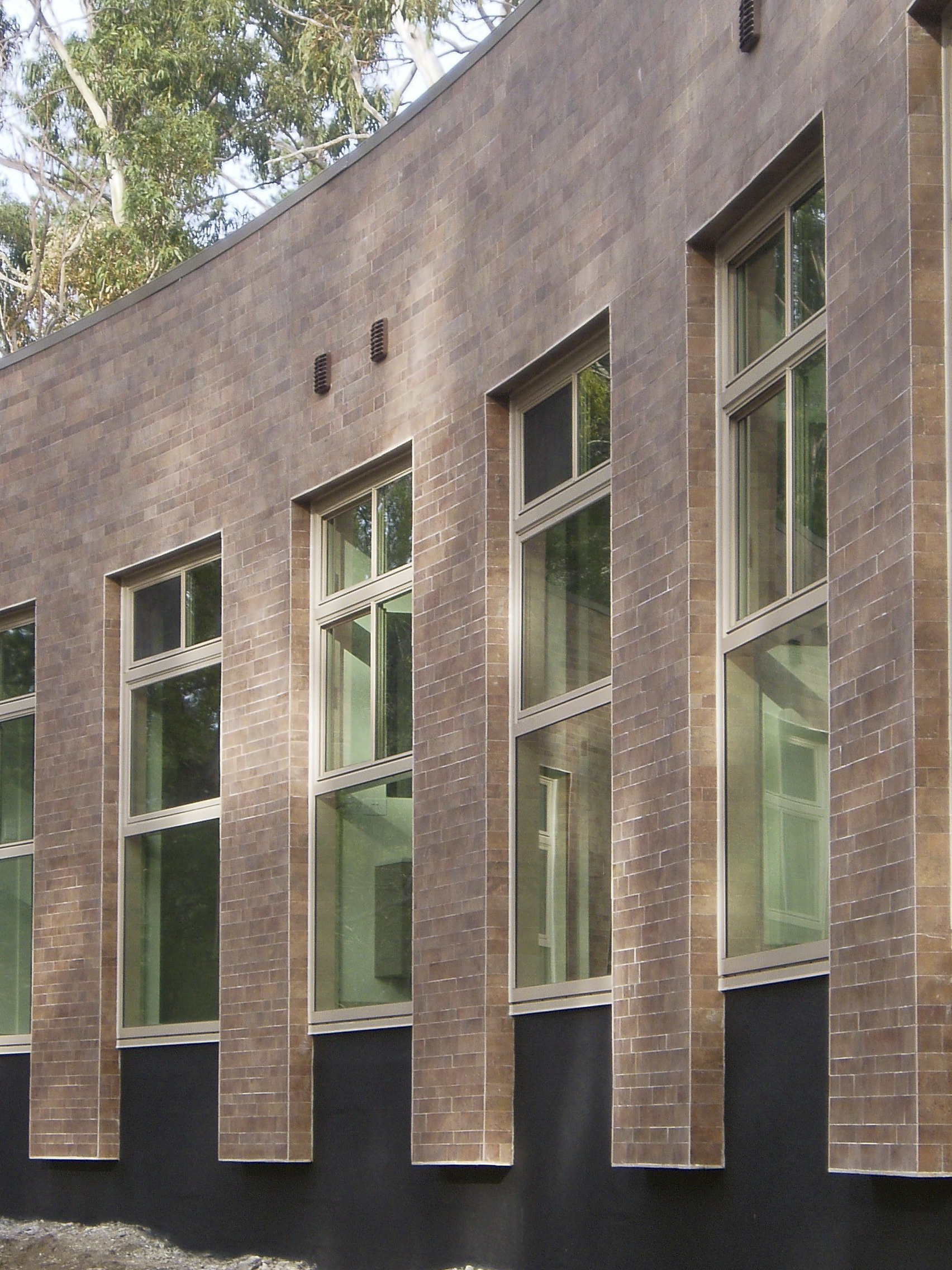 External03.jpg