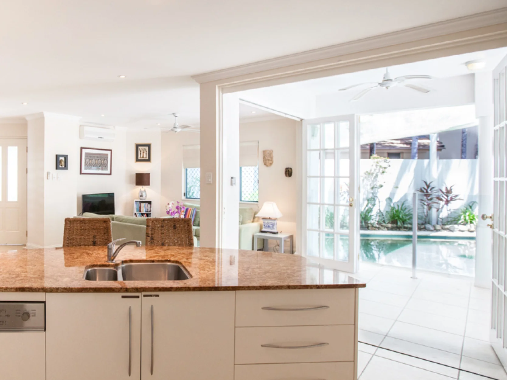 platinum_property_solana_by_the_beach5.jpg