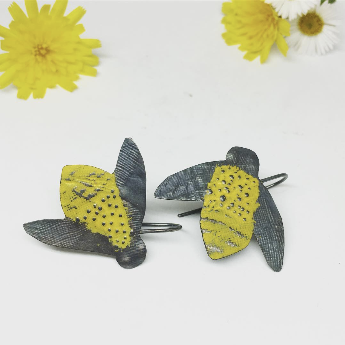 Bee earrings.jpeg