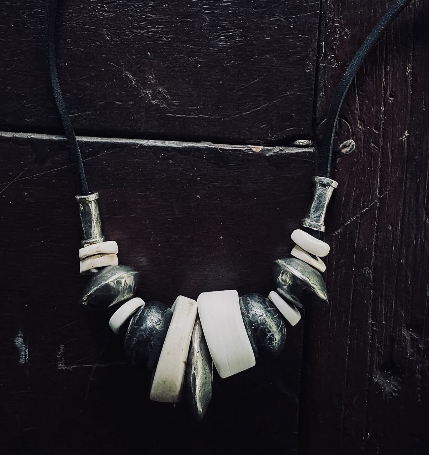 Perfectly Imperfect ~ Made up of well loved Shell Money from PNG + Chunky Silver. Bx #ewajewelry
:
:
:
:
#studioday #limitededition #oneofakindjewelry #jewelrycollection #jewelrydesigner #mystyle #raw #real #musthave #statementjewelry #womendesigning