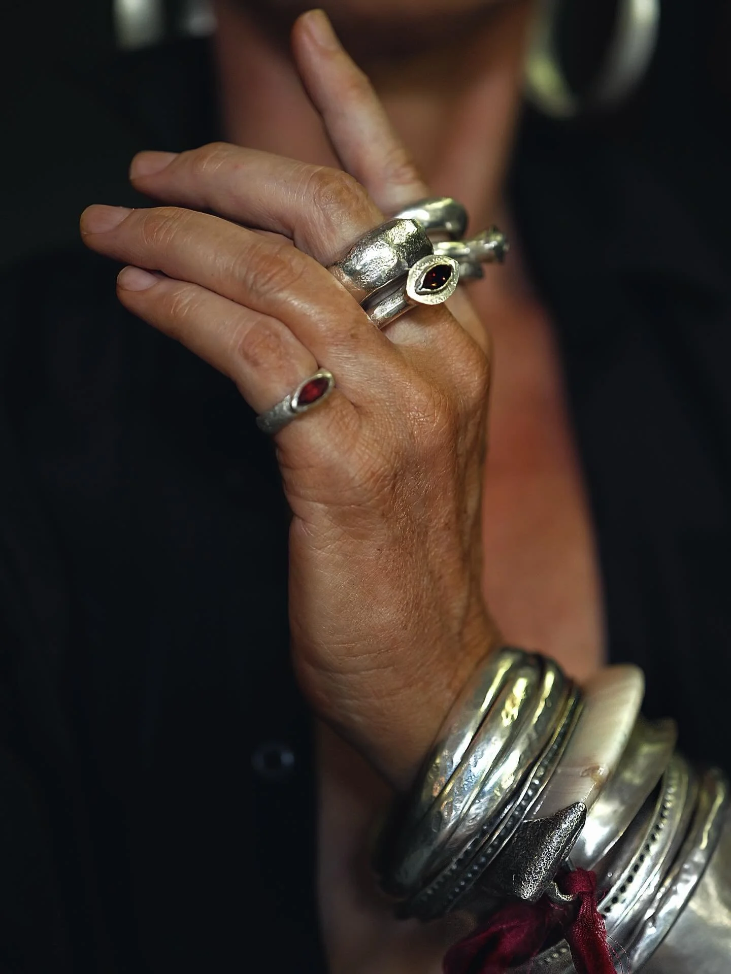 We love our touches of Tribal Red at EWA! ~ Hope you are all staying well whilst the World tilts sideways for awhile. Bx

#ewajewelry #rawrealjewelry #sterlingsilverjewellery #mystyle #agelessstyle