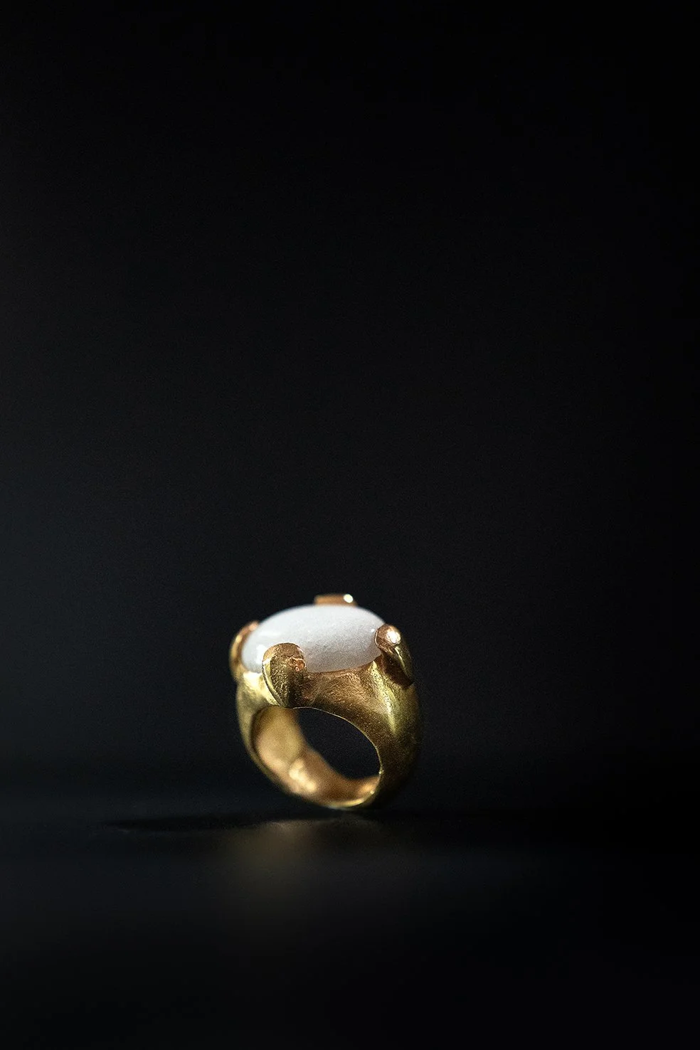 GOLD WHITE AGATE RING.jpg