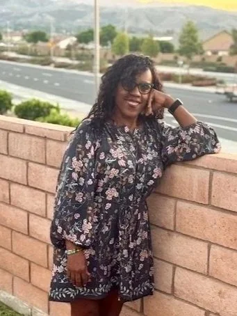 Jenee phoot professional.jpg