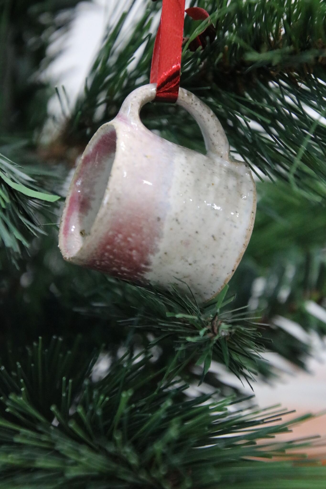 Riverside Pottery - Mug ornament.jpg
