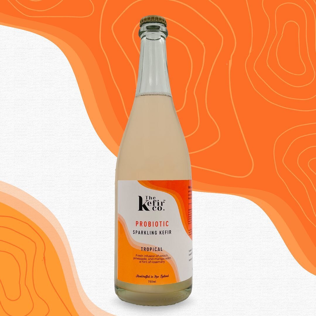 Our 750ml bottles are perfect for sharing, pour some Sparkling Kefir for friends and family 🧡 

No preservatives, living and natural ingredients. A refreshing change with a flavour for everyone. 

#waterkefir #fresh #alive #living #natural #tropical