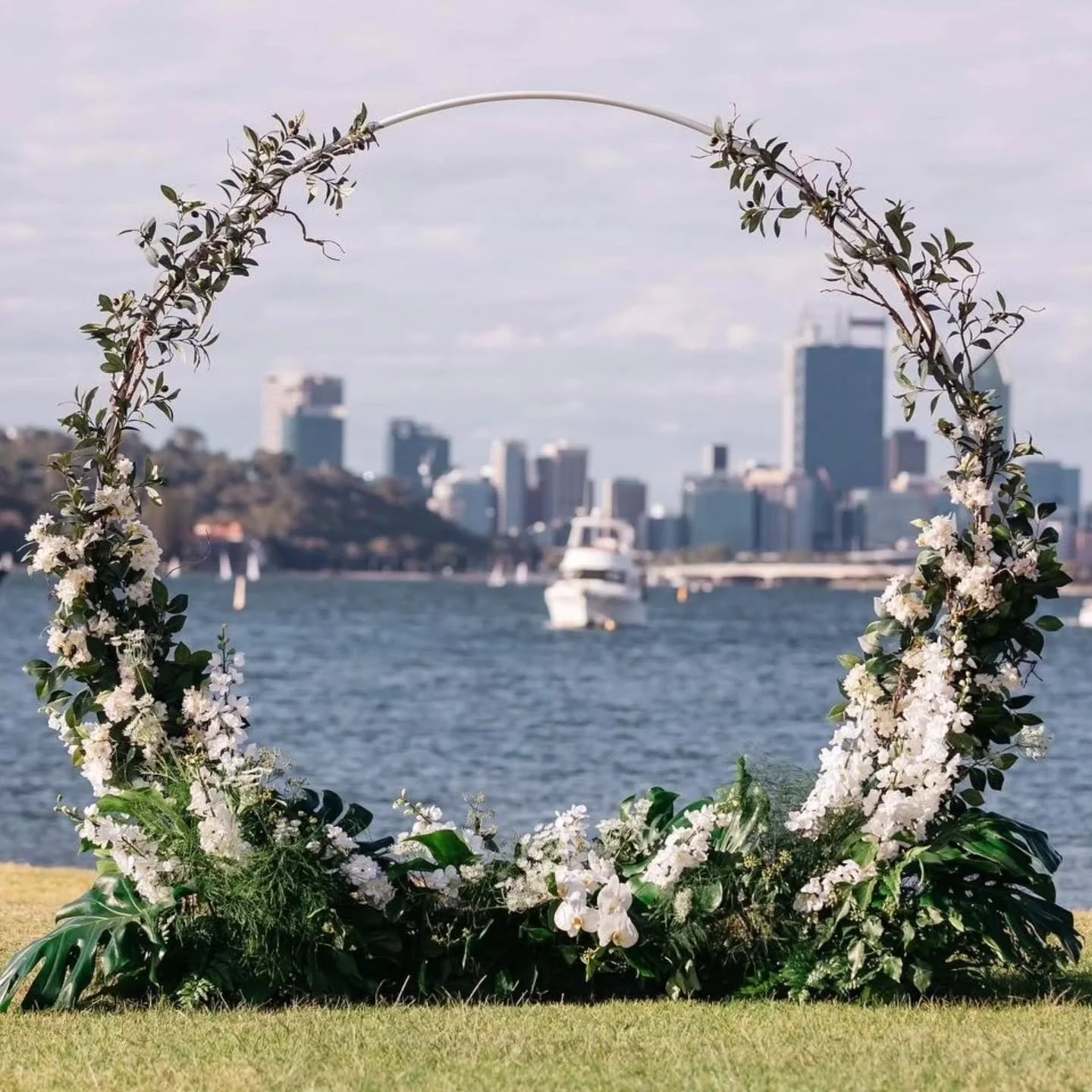 Beautiful wedding set up @mountsbaysailingclub 
@ellaotranto

#mountsbaysailingclubweddings 
#perthweddingplanner 
#weddingsperth 
#engaged
#weddingpackagesperth