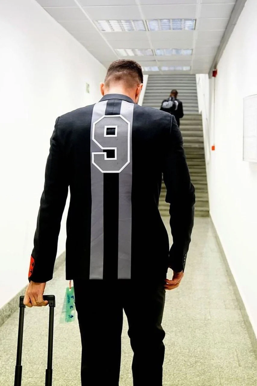 https___africanlhomme.com_image_2023_01_ac-milan-off-white-official-club-garments-3.jpg