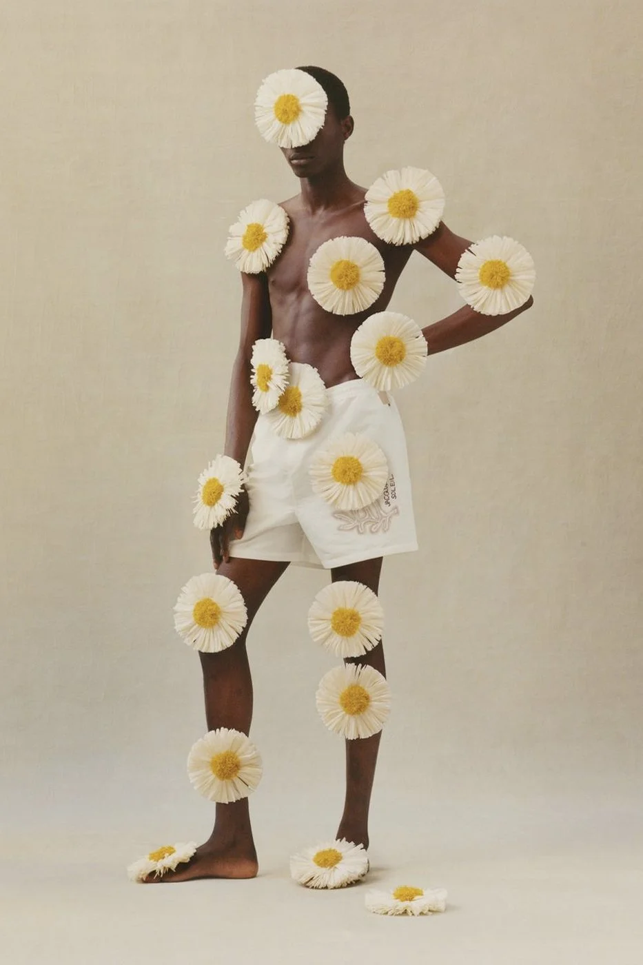 https___africanlhomme.com_image_2023_04_jacquemus_sculptural_fashion_ss23_art_03.jpeg
