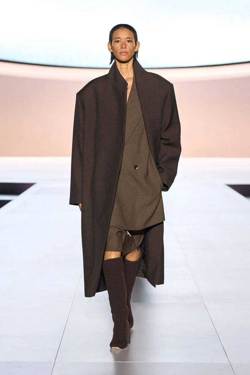 https___africanlhomme.com_image_2023_04_Fear-Of-God-Debut-Runway-Show-at-Hollywood-Bowl-38.jpeg