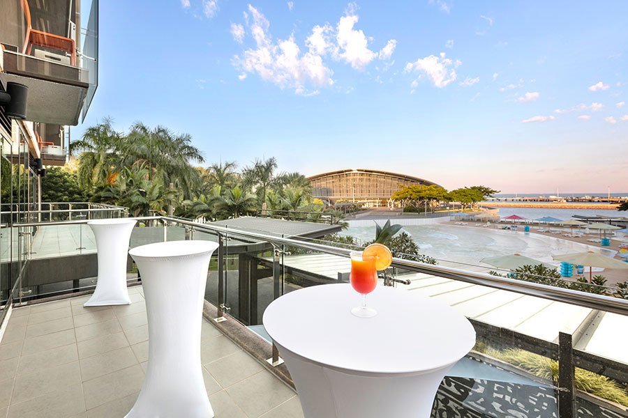 adina-apartment-hotel-vibe-hotel-darwin-waterfront-conference-room-shipwreak-balcony-cocktail-02-2016-900x600.jpg