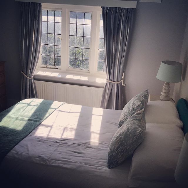 Lovely afternoon sun pouring through in bedroom 3! ☀️☀️ making the most of what feels like the last weekend of summer 😢 #ukholidays #selfcatering #northnorfolk #sunnyhunny #farewellsummer