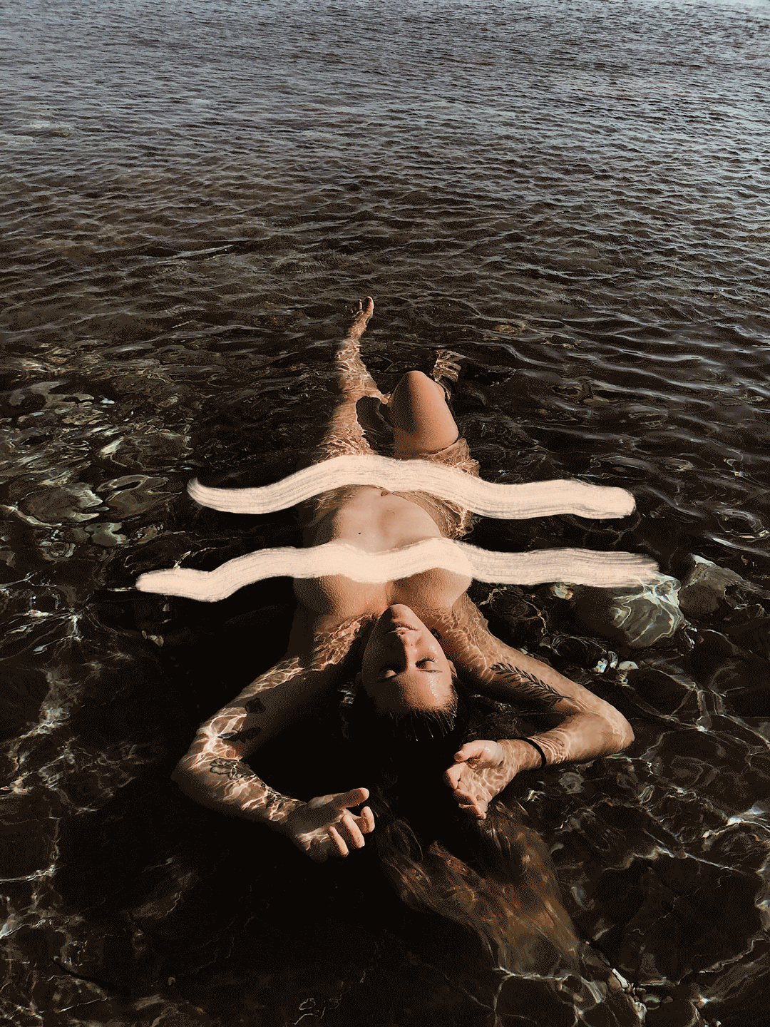 Linda-Pappa-Naked-Swim-01.gif