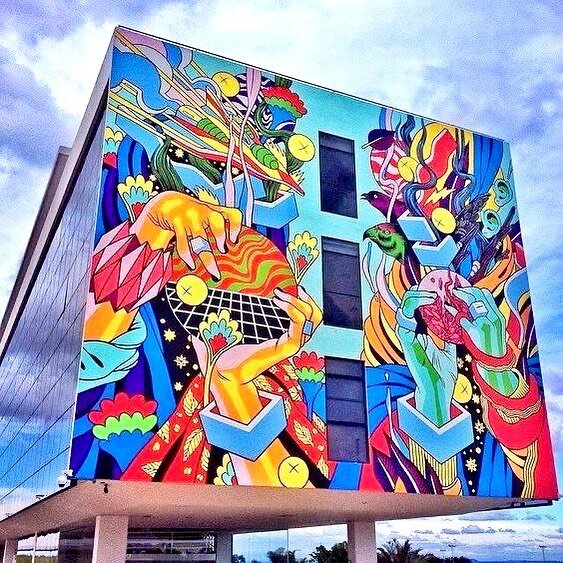 Remembering our mural at the Oscar Niemeyer Cultural Center @ccon_goias 
Produced in 2015 for @festivalbananada 🦜

#mural #goiania #brazilianartist #brazil #OscarNiemeyer #contemporaryart #publicart #Bicicletasemfreio #BSF #mural #streetart #art #ar