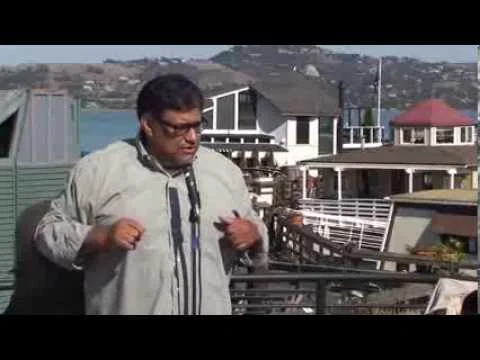 "Six Words Live," Oct 19 2013: "Memoir explodes myths, family boat capsizes"