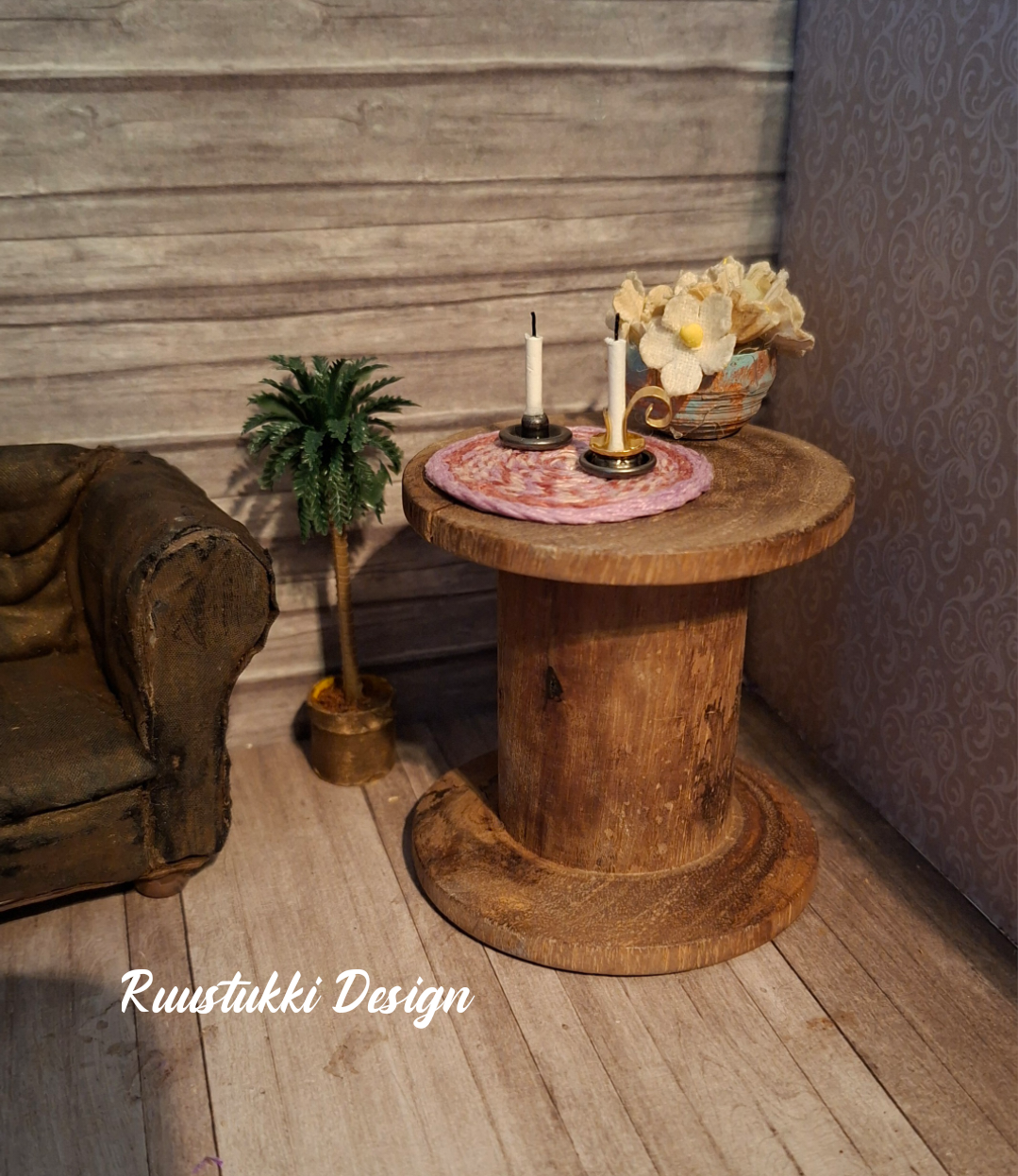 Kynttilät pöydällä