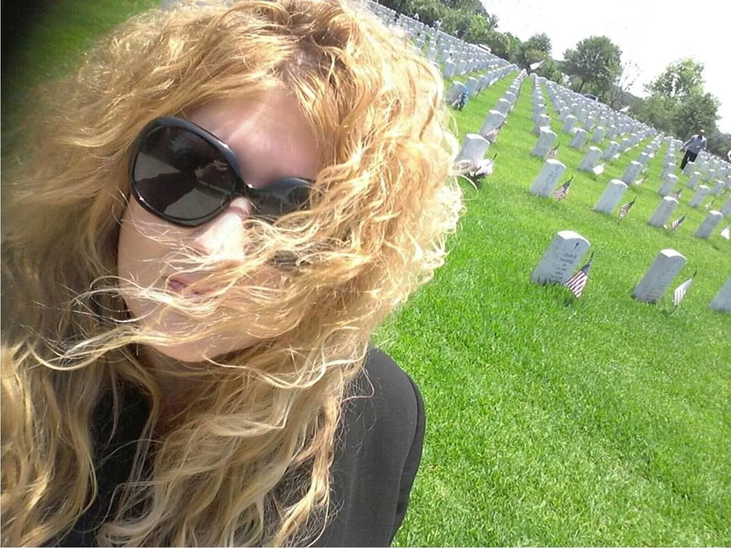Michelle+Jester+and+Larry+grave2.jpg