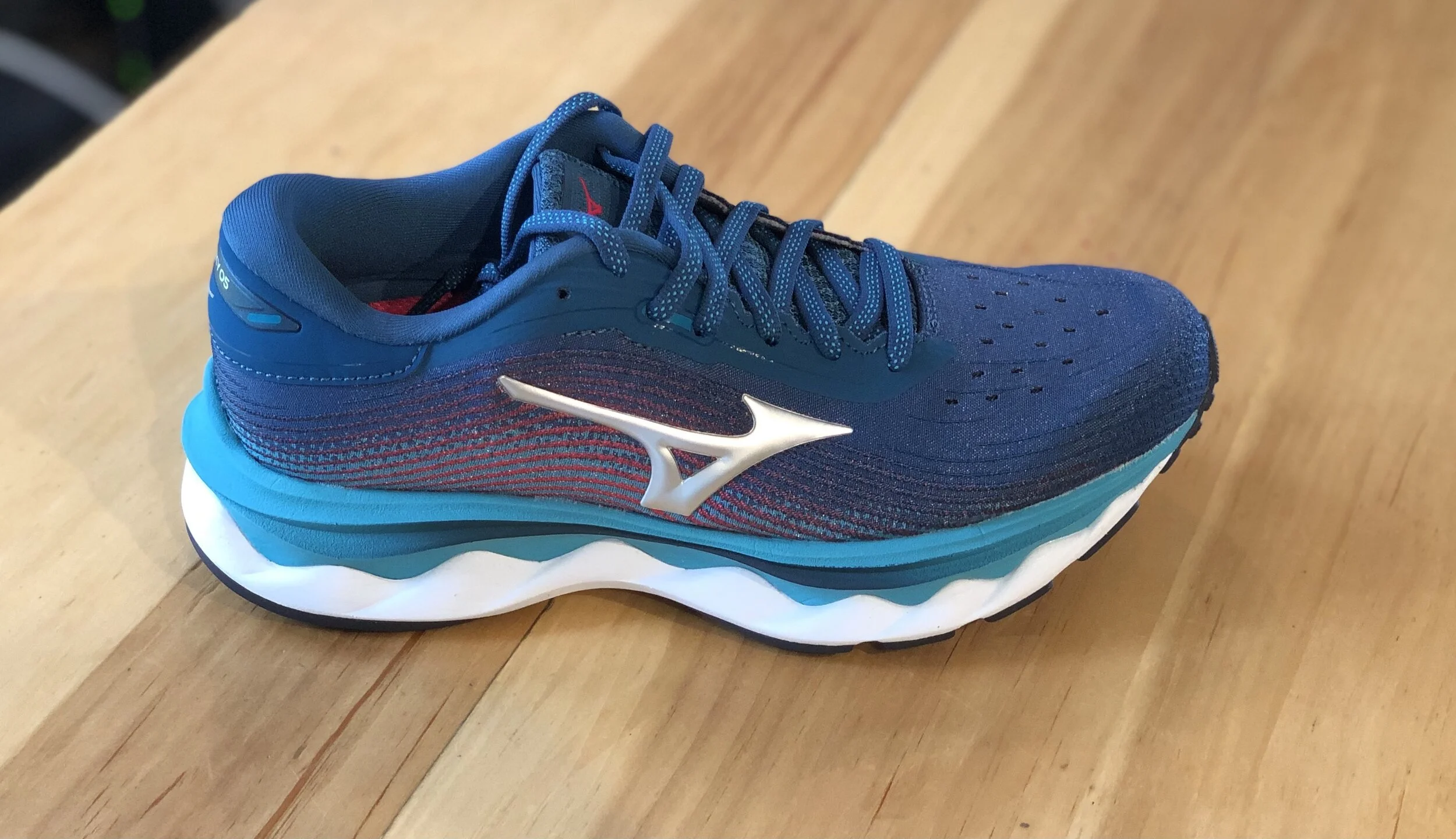 MIZUNO WOMEN'S WAVE SKY 5 411329.LG73 LEGION BLUE-SILVER SIZE 6 ONLY
