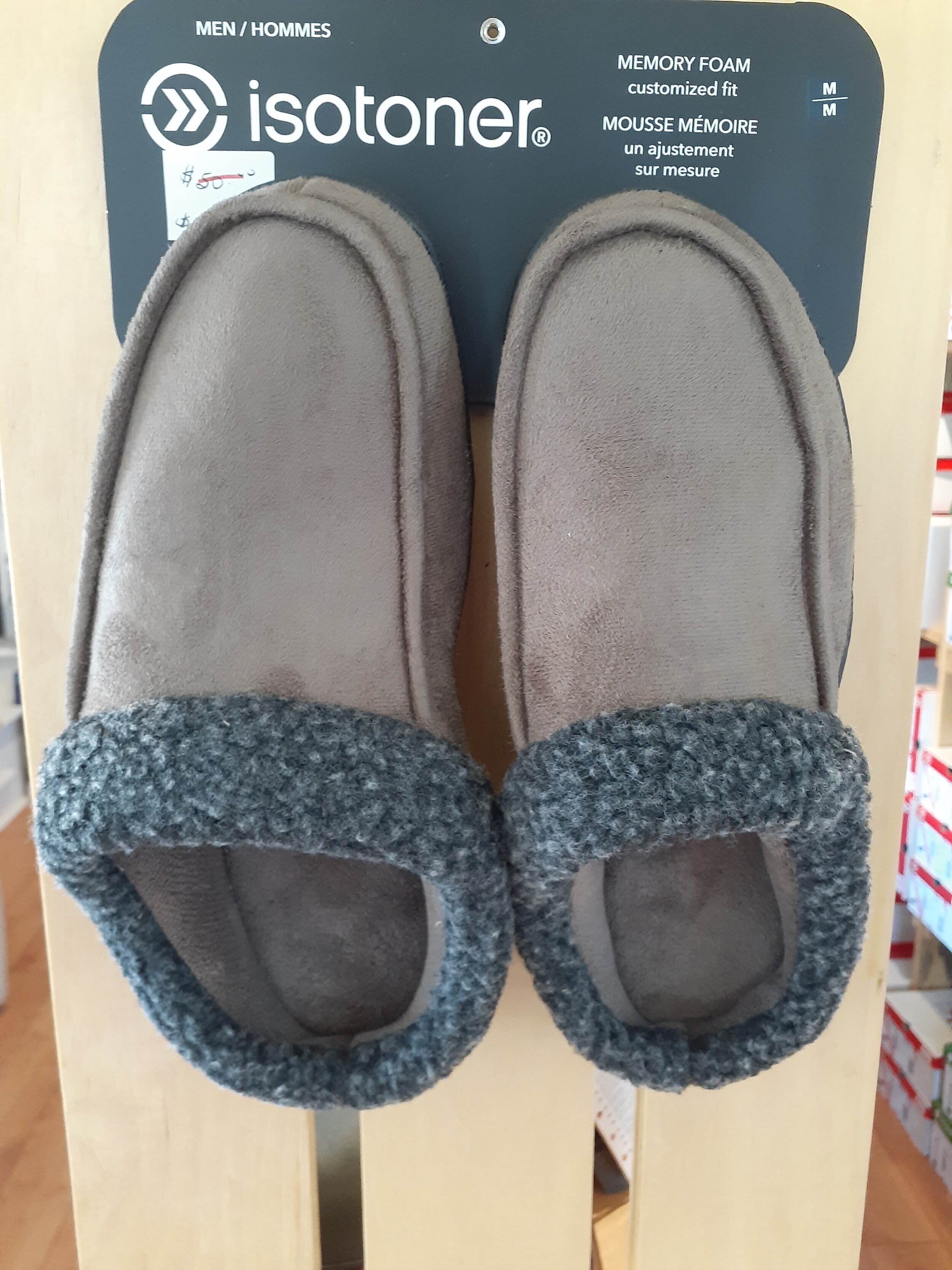 ISOTONER MEN'S SLIP ON SLIPPER 9I323 TAUPE SIZE MEDIUM ONLY