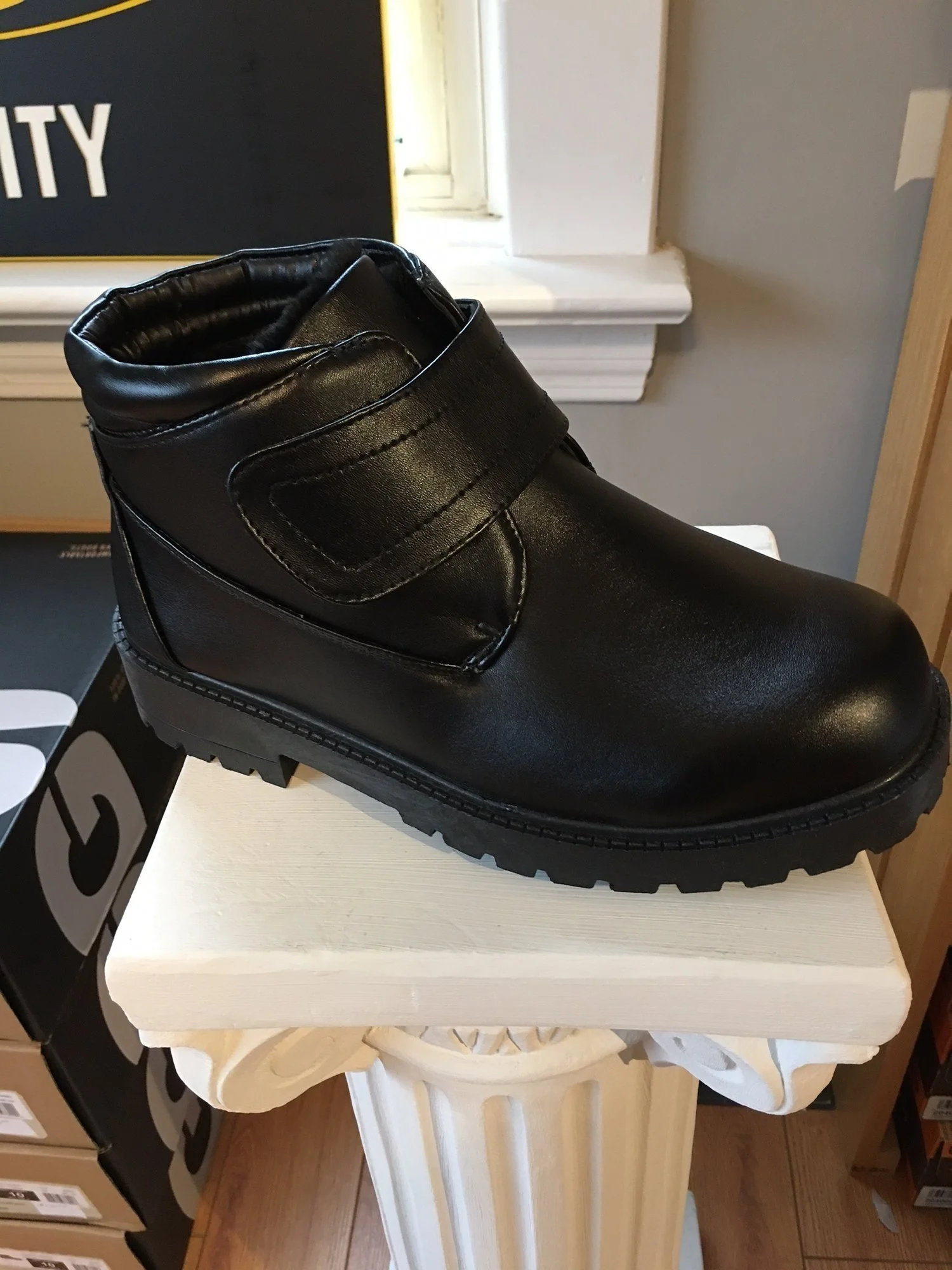 FRONTIER NORTH MENS WINTER VELCRO BOOT 605625 BLACK SIZE 10 ONLY
