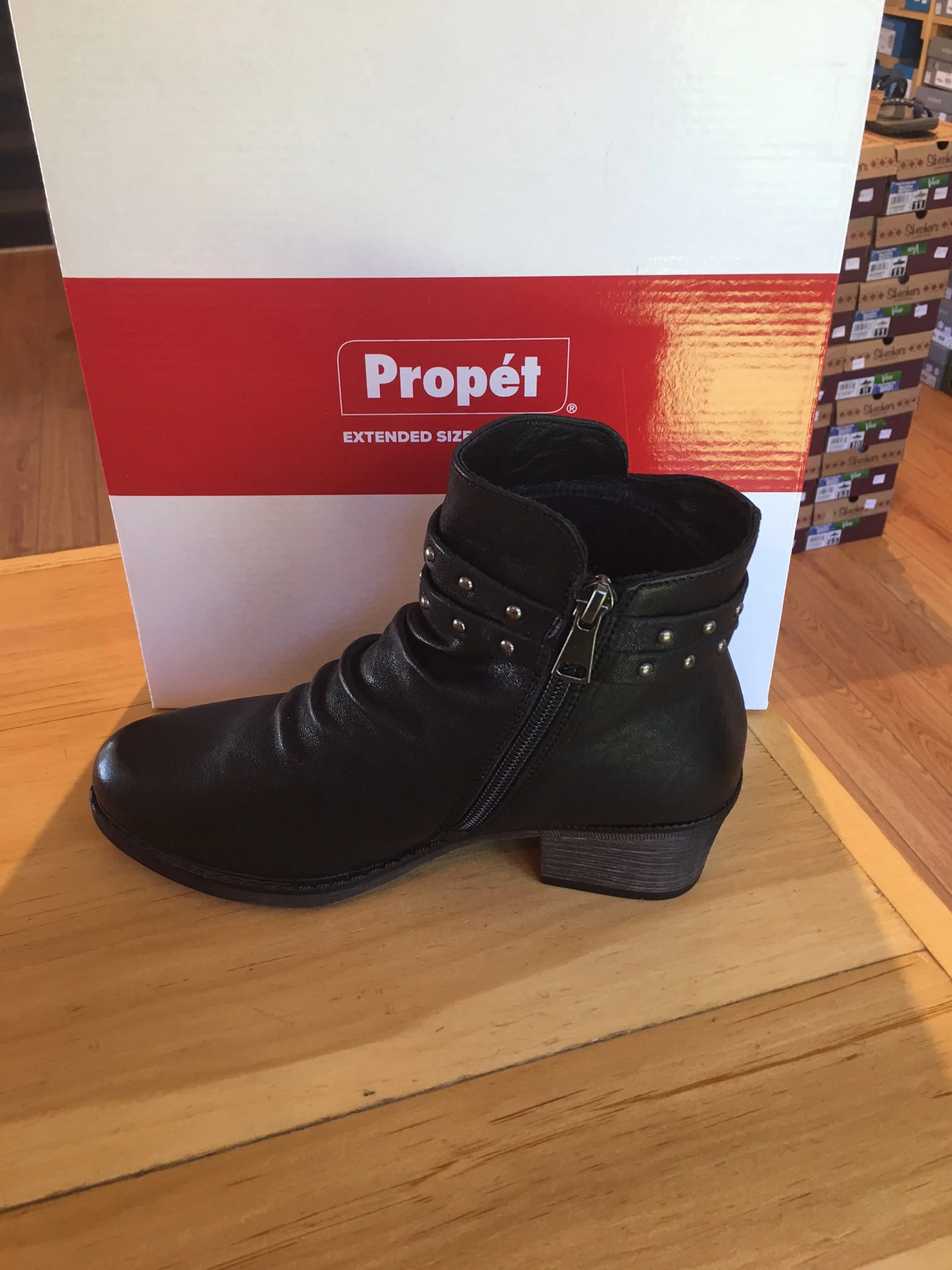 PROPET WOMENS ROXIE COOL WEATHER BOOTIE WFX135L BLACK EXTRA WIDE (2E) SIZE 7 ONLY
