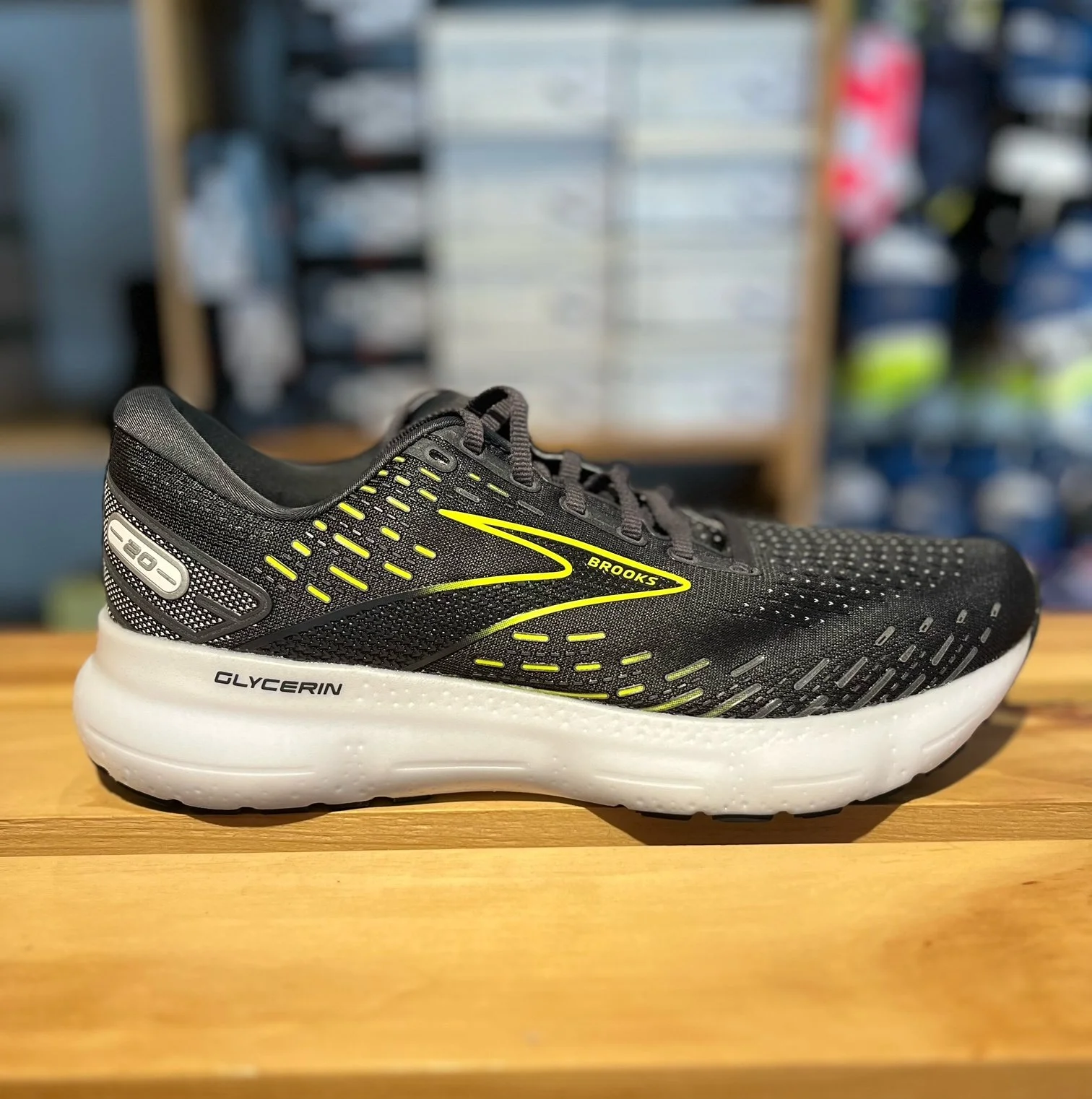 BROOKS MENS GLYCERIN 20 1103821D047 EBONY WHITE