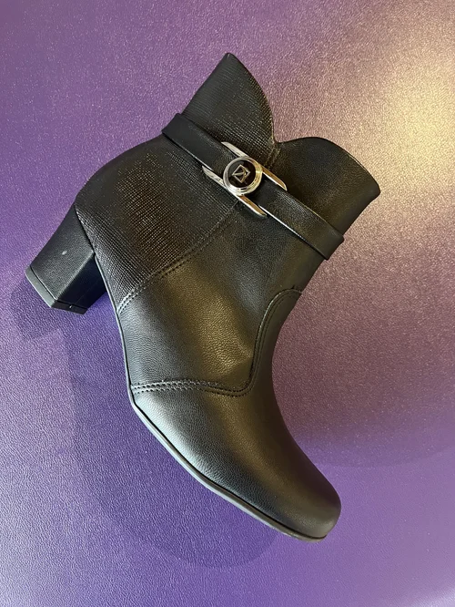 Piccadilly — Alex and Lily's Shoe Shoppe
