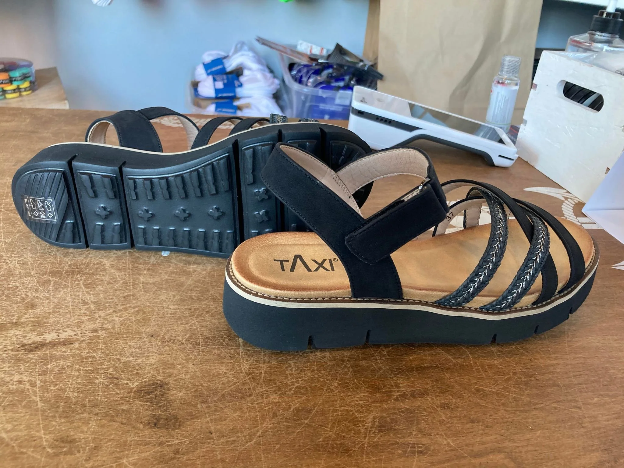 TAXI WOMEN'S HARLEY-01 BLACK SANDAL SIZE 40 ONLY