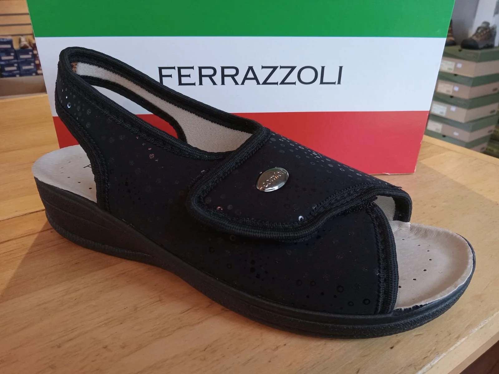 WOMEN'S FERRAZZOLI SANDAL 2241204 BLACK SIZE 40 ONLY