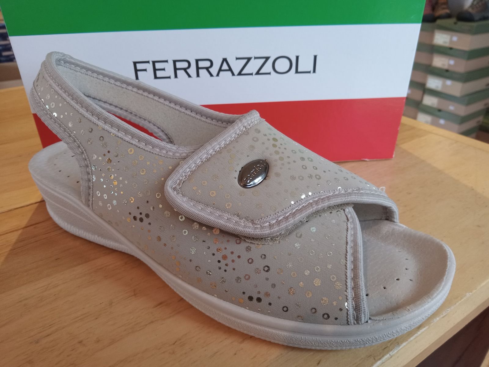 WOMEN'S FERRAZZOLI SANDAL 2241204 BEIGE