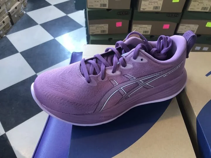 ASICS WOMENS GEL CUMULUS 27  1012B772
