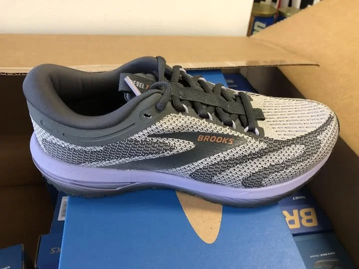 BROOKS WOMEN'S REVEL 7 120424