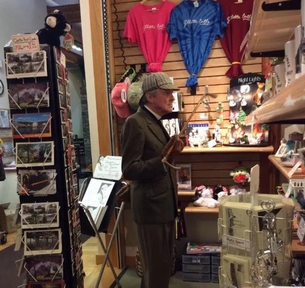Tyke Niver embodies William Gillette as he checks out the gift shop located in the Visitor Center.