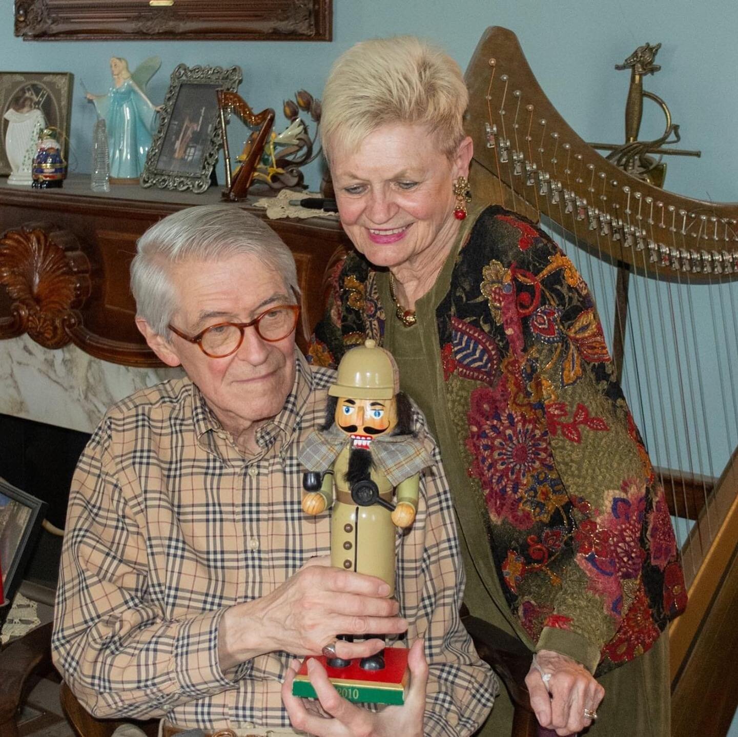 Sherlock took a trip to Baskerville Hall to see his good friends Teddie and Tyke Niver. The Nivers are stalwart supporters of the Friends of Gillette Castle State Park. You probably know them as William and Helen Gillette!

The Nivers have a fascinat