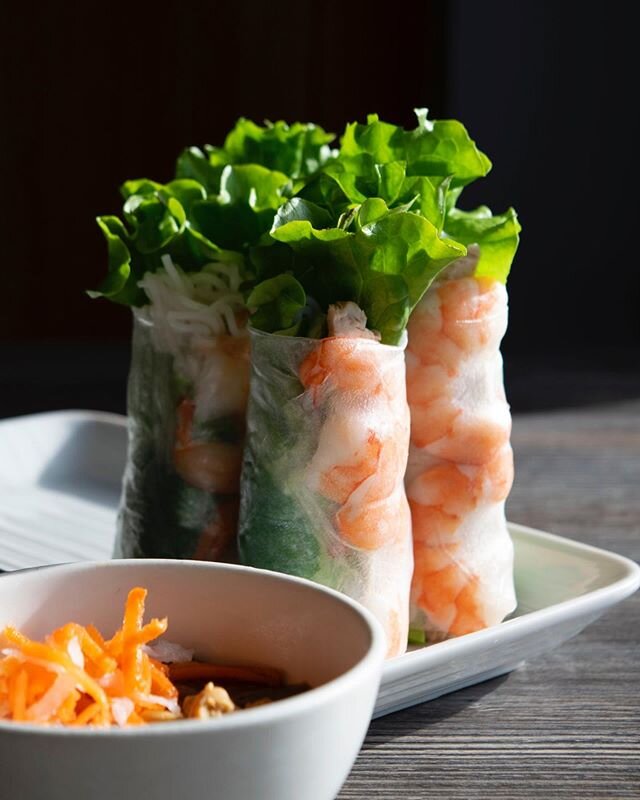 One more day until we roll into Friday. Until then, try our summer rolls for lunch or dinner as a quick meal or appetizer for #takeout! Call us for pickup order or delivery with bitesquad! .

#gỏicu&ocirc;́n  #summerrolls #hitakesout #foodagogo #alo