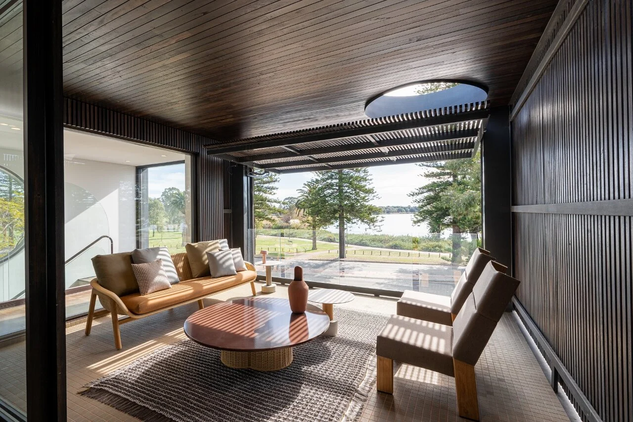 Shutter House | Emblema de State Of Kin