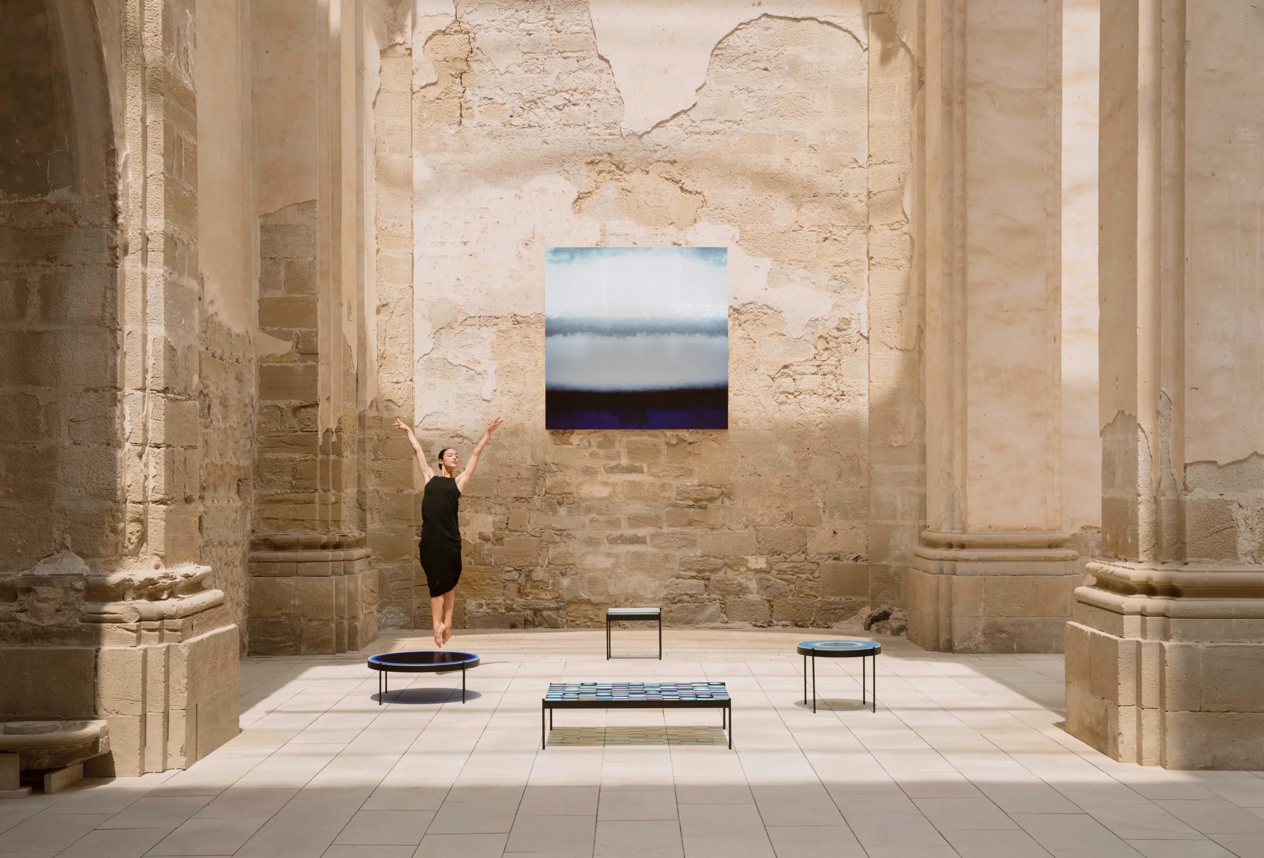 “IRIS: Arte Aplicado al Diseño de Mesas por Alejandra Gandía-Blasco para GANDIABLASCO”