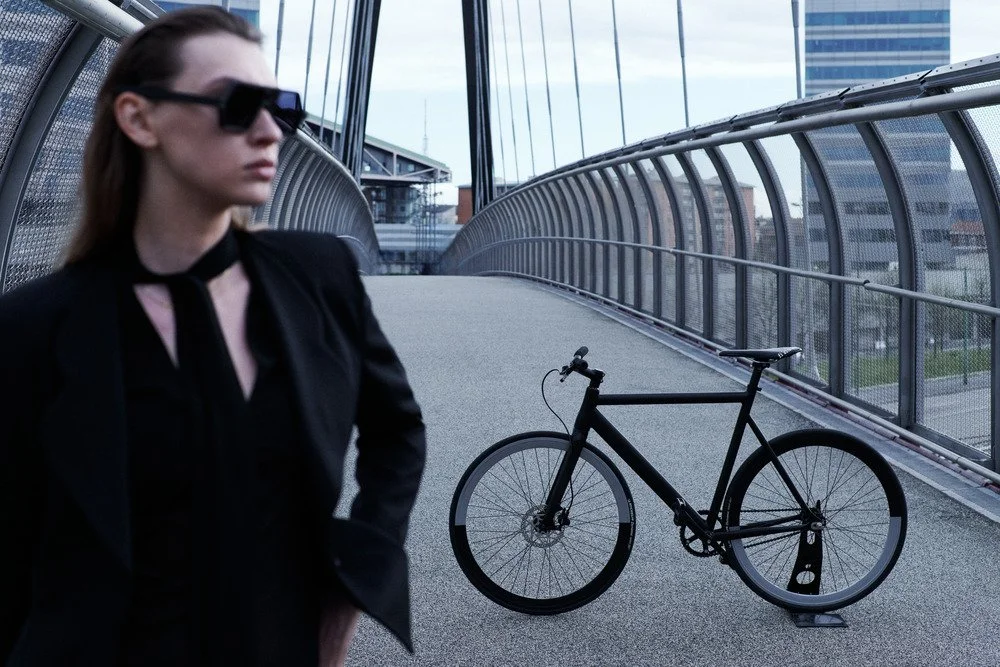 CSJT // CE SOIR JE T’AIME: La Nueva Ola de Italia – Innovando en Movilidad Urbana, Interiores y Moda 