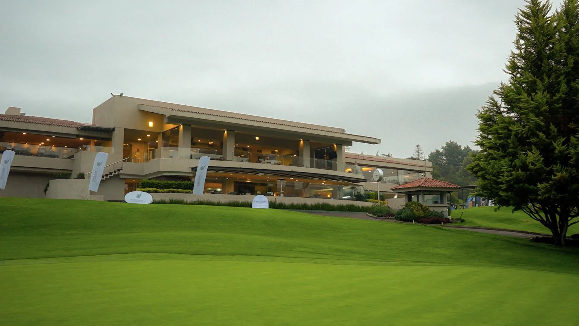 Porcelanosa reúne a líderes del diseño, la arquitectura y los negocios inmobiliarios en su Torneo de Golf 2025