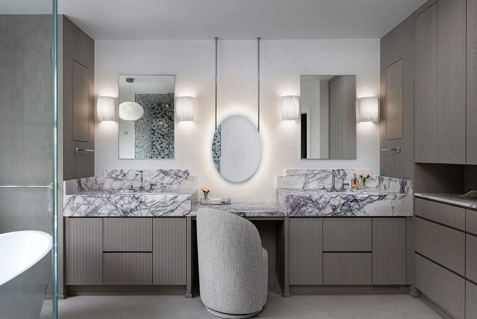Tranquil Escapes: Elevating Bathroom Luxury and Design