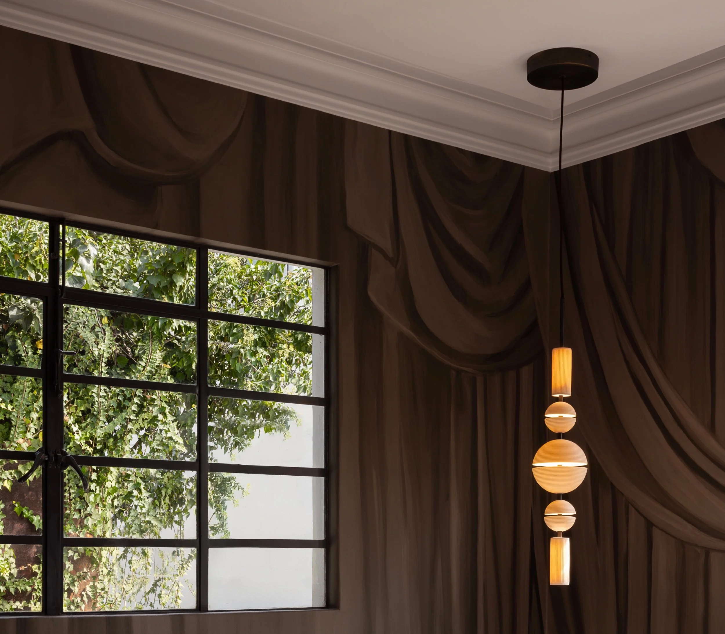 THE RESIDENT · Lee Broom en Diez Company