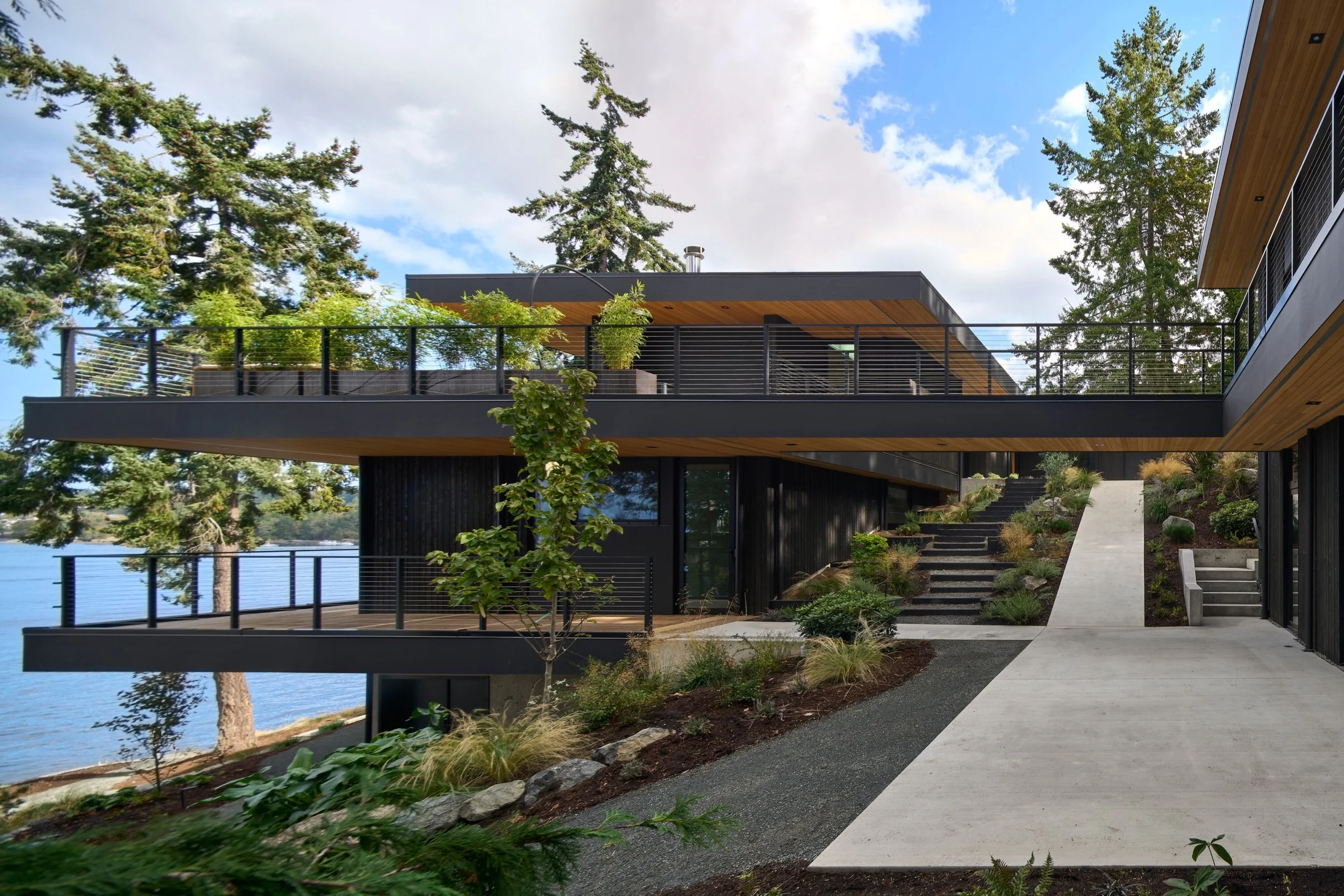 Layer House: A Waterfront Retreat for Living and Making