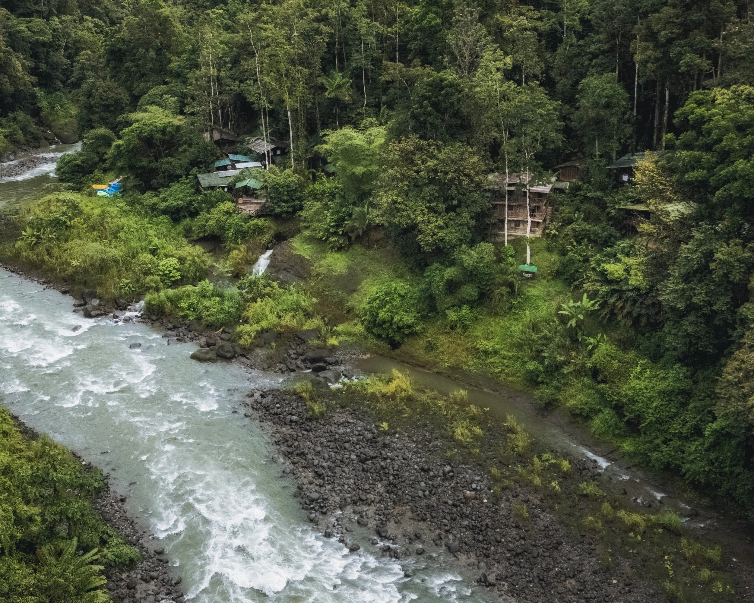 RIOS LODGE: HOSPITALITY AT THE EDGE OF THE RAINFOREST