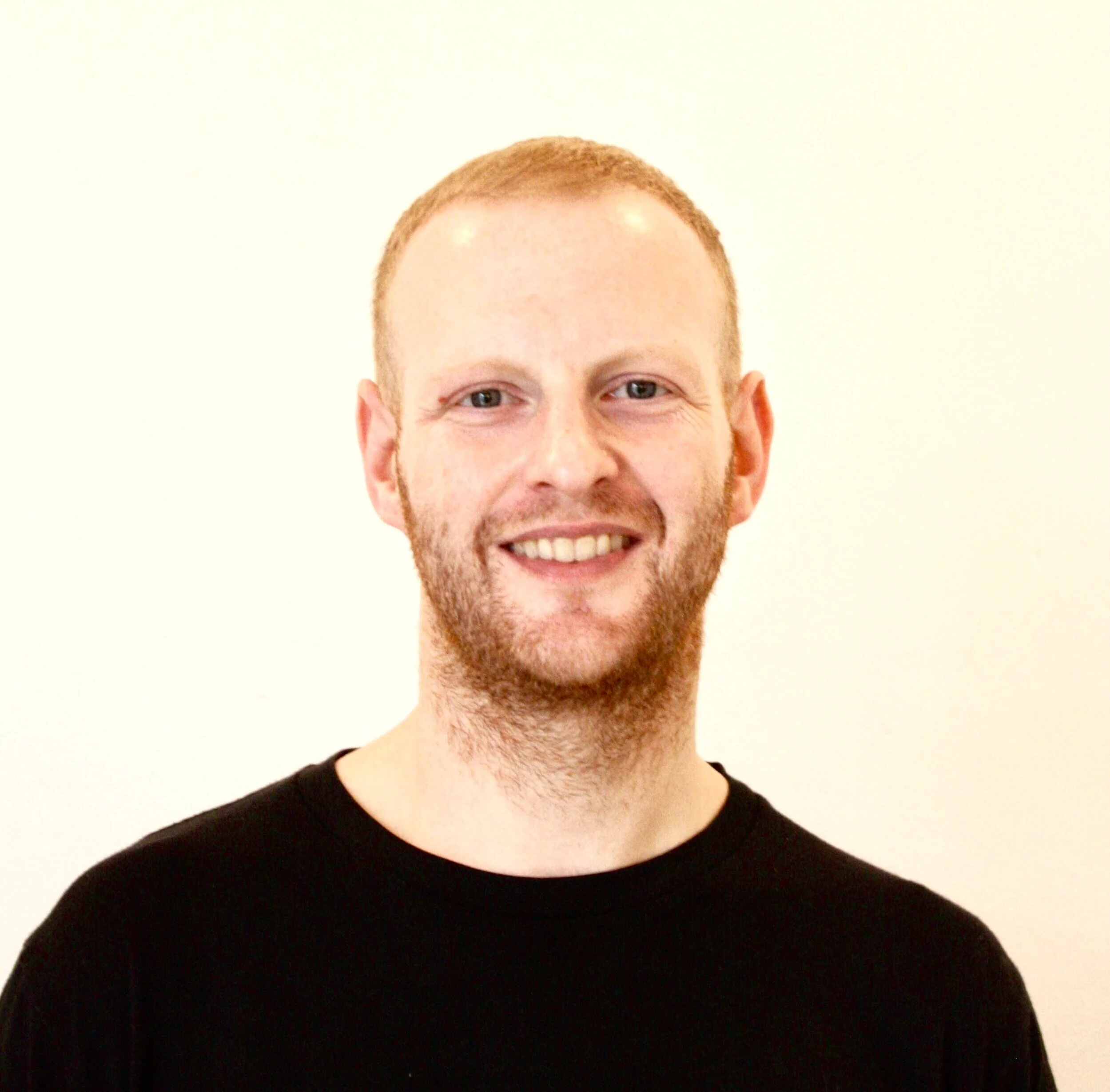 OLIVER PETO Oliver teaches dynamic, alignment savvy, challenging classes that are also considered and reflective. He holds an Introductory Level 2 Iyengar Yoga teaching qualification and continues to study with his teachers, Alaric Newcombe and Claudia Dossena. Oliver explores the refinement and precision of Iyengar Yoga coupled with the playful and innovative nature which shaped the method. He teaches with depth, affection and humour. He believes that moving is good for you and there is joy to be found in the study, the play and the work.