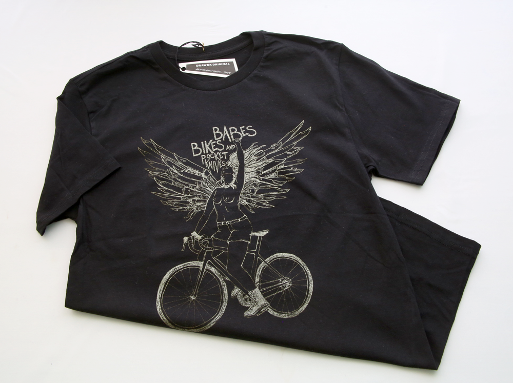 babesbikesTEEblk_flat.png